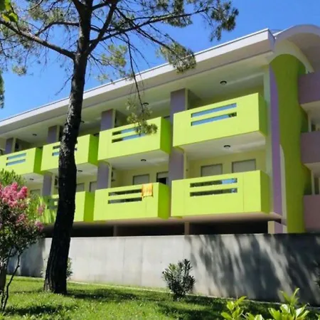 Family By Shops And Sea Apartment *