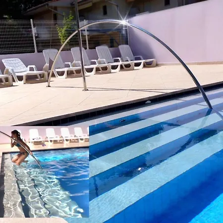 Family By Shops And Sea Apartment *