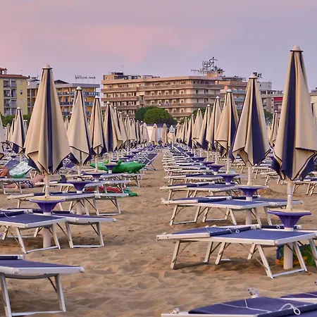 Family By Shops And Sea Апартаменти Бібіоне