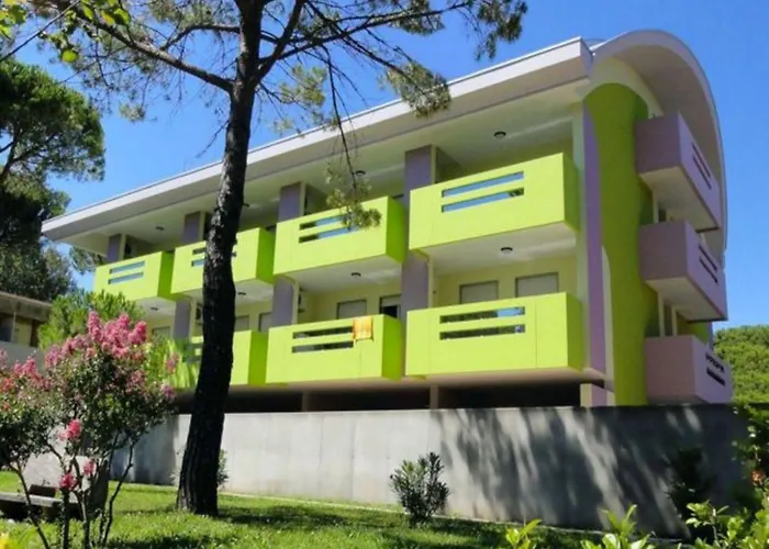 Family By Shops And Sea Apartment *