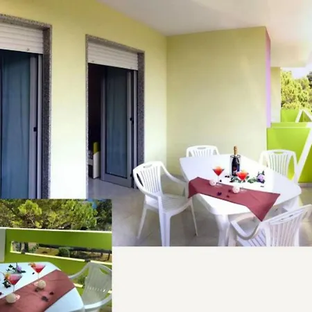 Family By Shops And Sea 아파트 비비오네